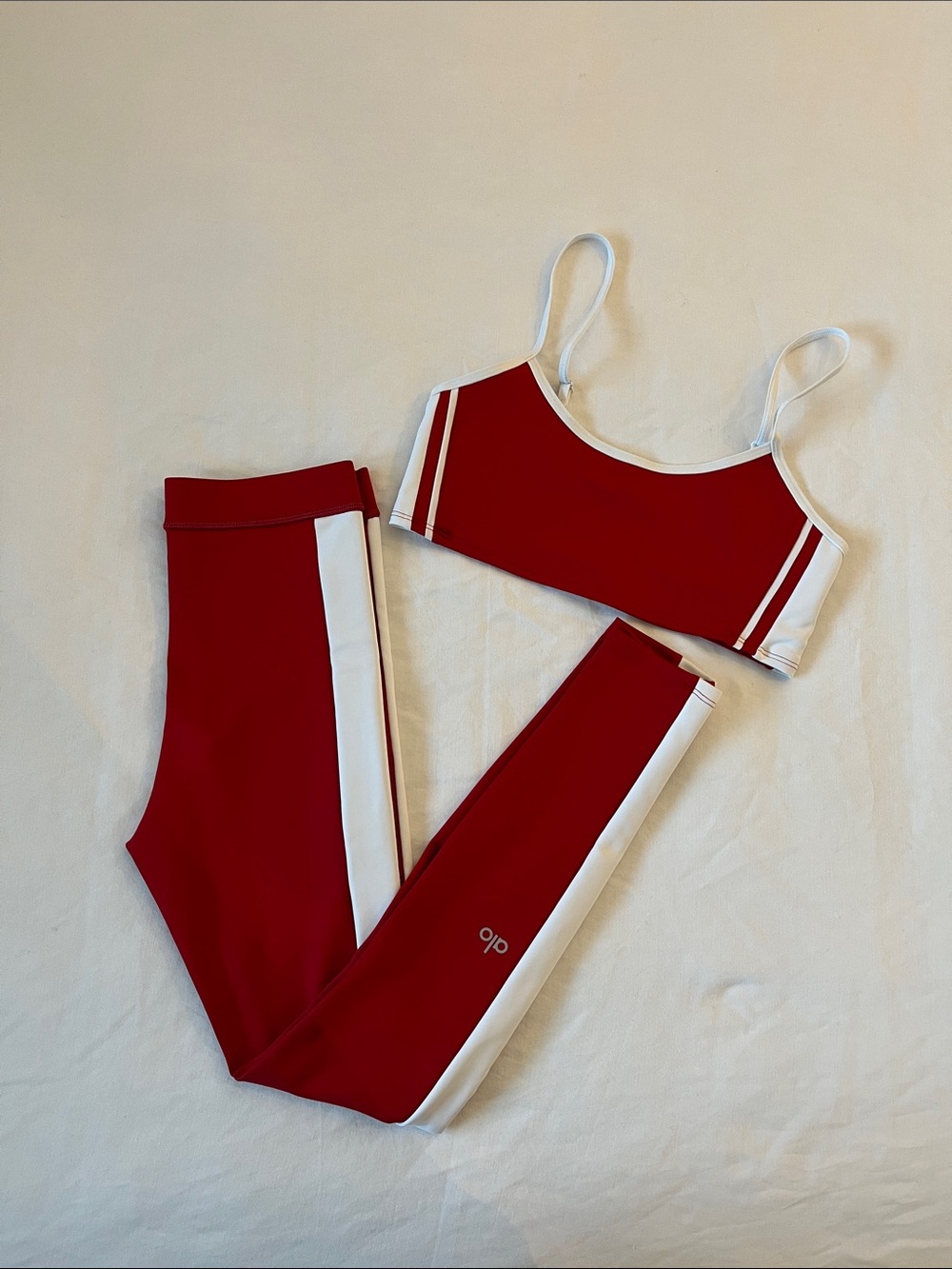 NWOT Alo Yoga Airlift Car Club Red White Bra Leggings Set S XXS